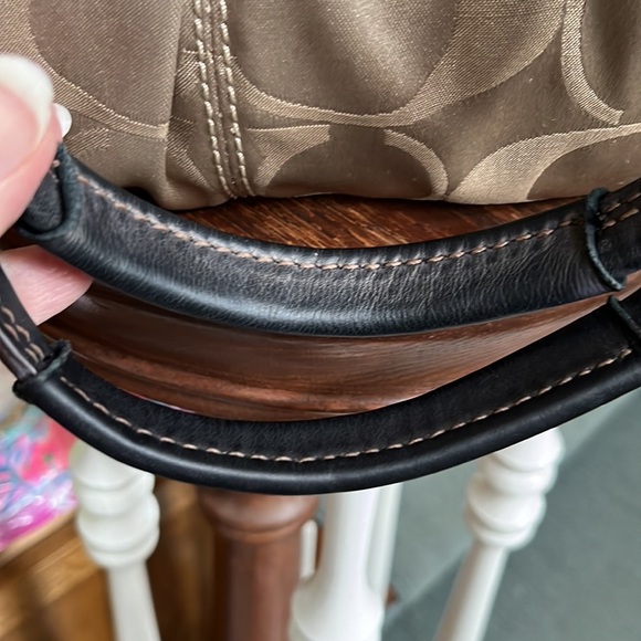 Coach Vintage Signature monogram, Gold Canvas brown leather trim Brass hardw - Picture 10 of 16